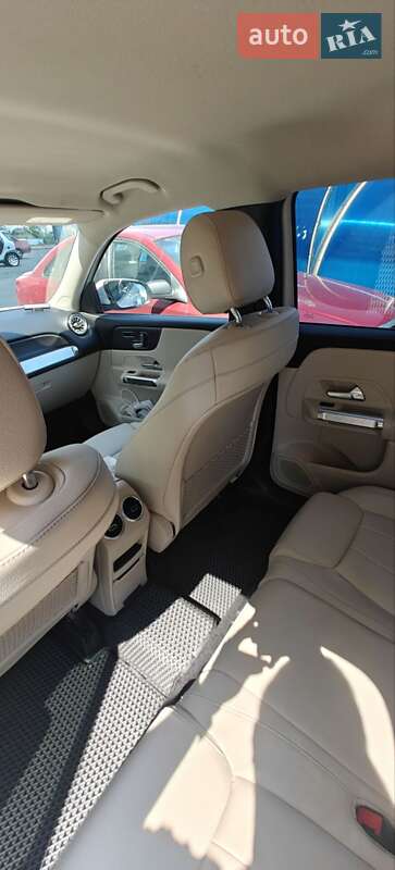 Позашляховик / Кросовер Mercedes-Benz GLB-Class 2020 в Києві