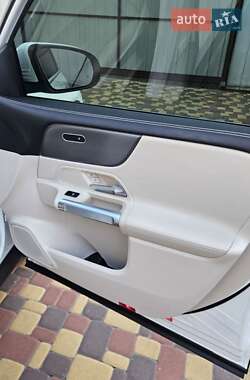 Позашляховик / Кросовер Mercedes-Benz GLB-Class 2022 в 