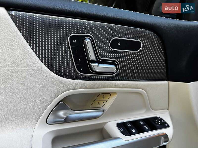 Внедорожник / Кроссовер Mercedes-Benz GLB-Class 2020 в Киеве