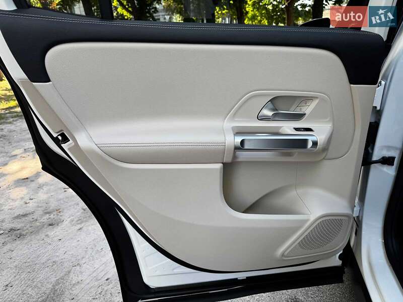 Внедорожник / Кроссовер Mercedes-Benz GLB-Class 2020 в Киеве