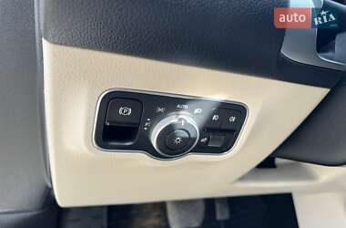 Позашляховик / Кросовер Mercedes-Benz GLB-Class 2020 в 