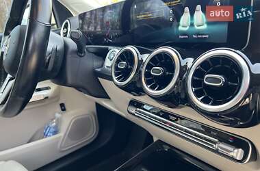 Позашляховик / Кросовер Mercedes-Benz GLB-Class 2020 в 