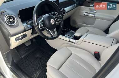 Позашляховик / Кросовер Mercedes-Benz GLB-Class 2020 в 