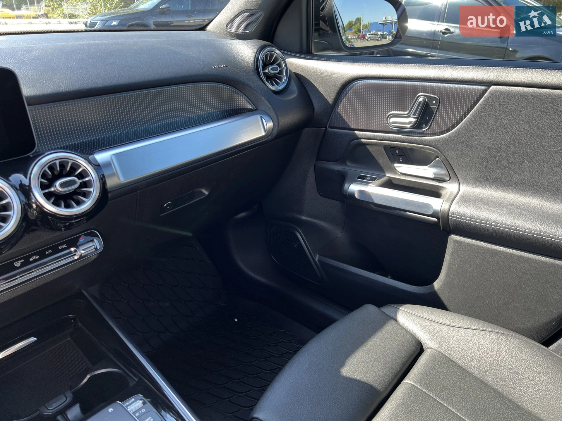 2021 Mercedes-Benz GLB - мініатюра 24
