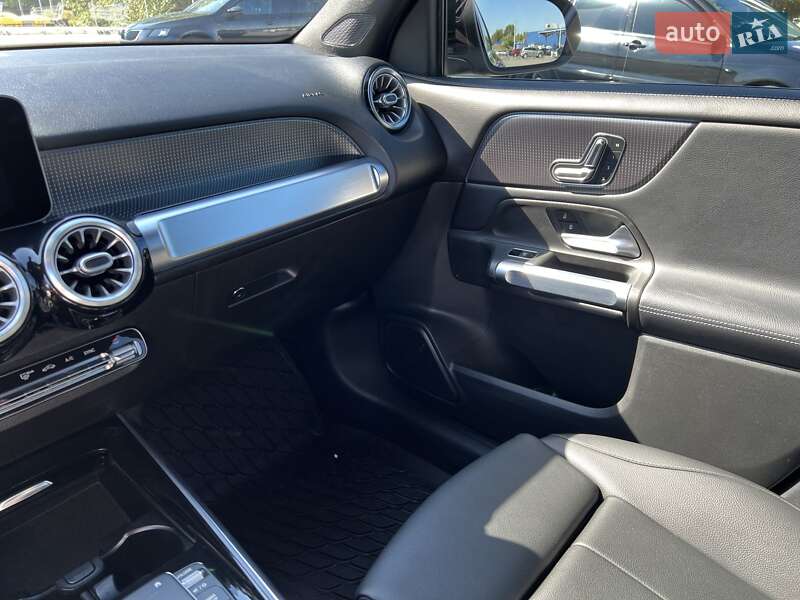 Внедорожник / Кроссовер Mercedes-Benz GLB-Class 2021 в Киеве