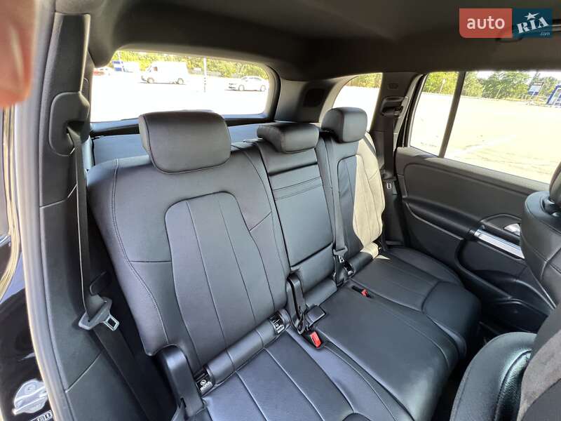 Внедорожник / Кроссовер Mercedes-Benz GLB-Class 2021 в Киеве