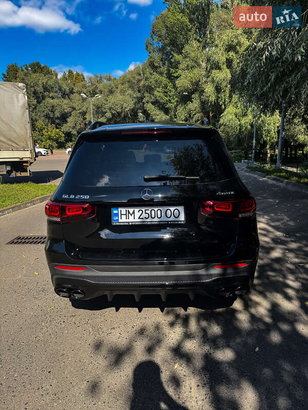 Внедорожник / Кроссовер Mercedes-Benz GLB-Class 2020 в Киеве