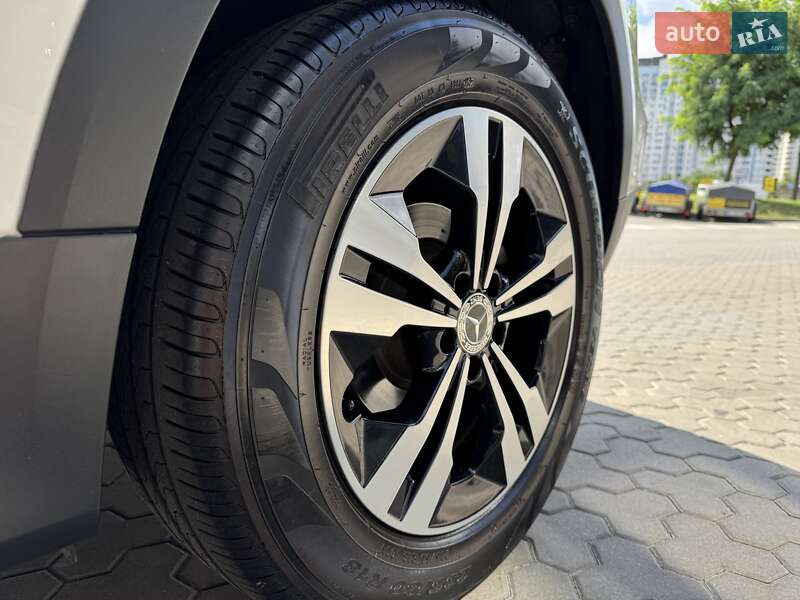 Внедорожник / Кроссовер Mercedes-Benz GLB-Class 2022 в Киеве