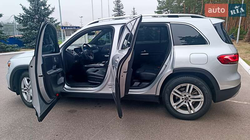 Внедорожник / Кроссовер Mercedes-Benz GLB-Class 2019 в Киеве