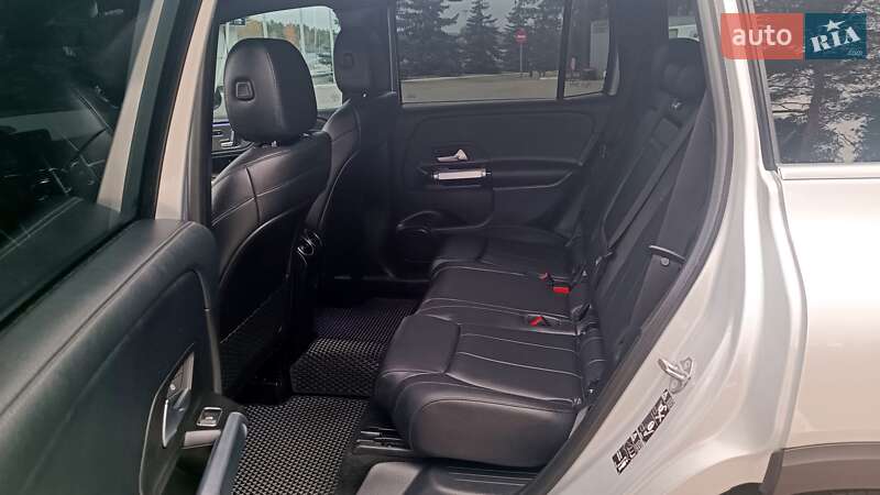 Внедорожник / Кроссовер Mercedes-Benz GLB-Class 2019 в Киеве