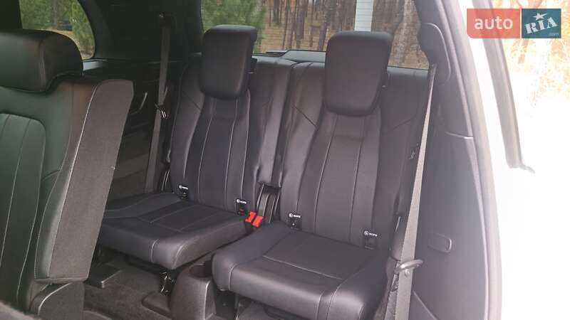 Внедорожник / Кроссовер Mercedes-Benz GLB-Class 2019 в Киеве