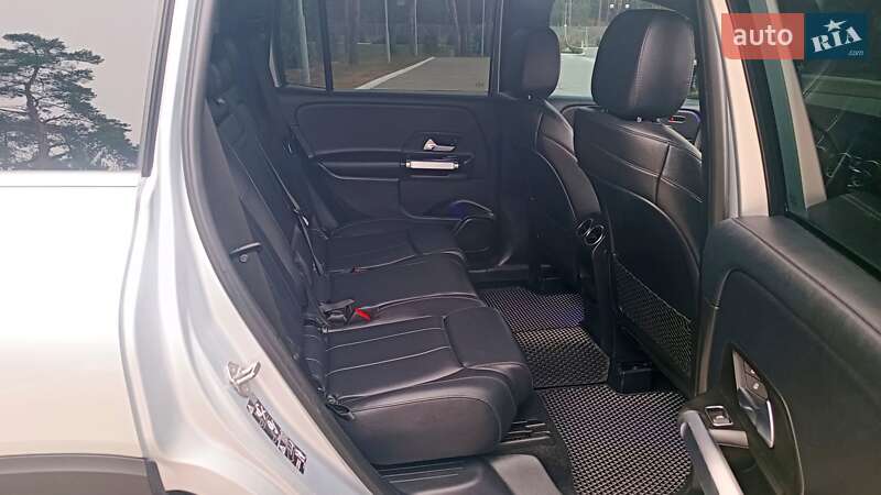 Внедорожник / Кроссовер Mercedes-Benz GLB-Class 2019 в Киеве