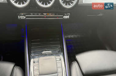 Внедорожник / Кроссовер Mercedes-Benz GLB-Class 2021 в 