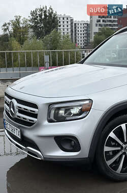 Позашляховик / Кросовер Mercedes-Benz GLB-Class 2020 в 