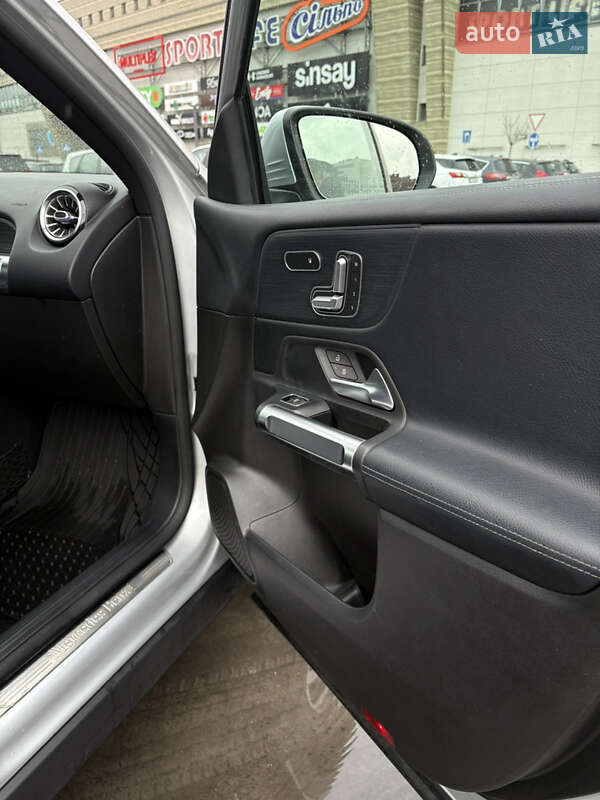 Внедорожник / Кроссовер Mercedes-Benz GLB-Class 2020 в Львове