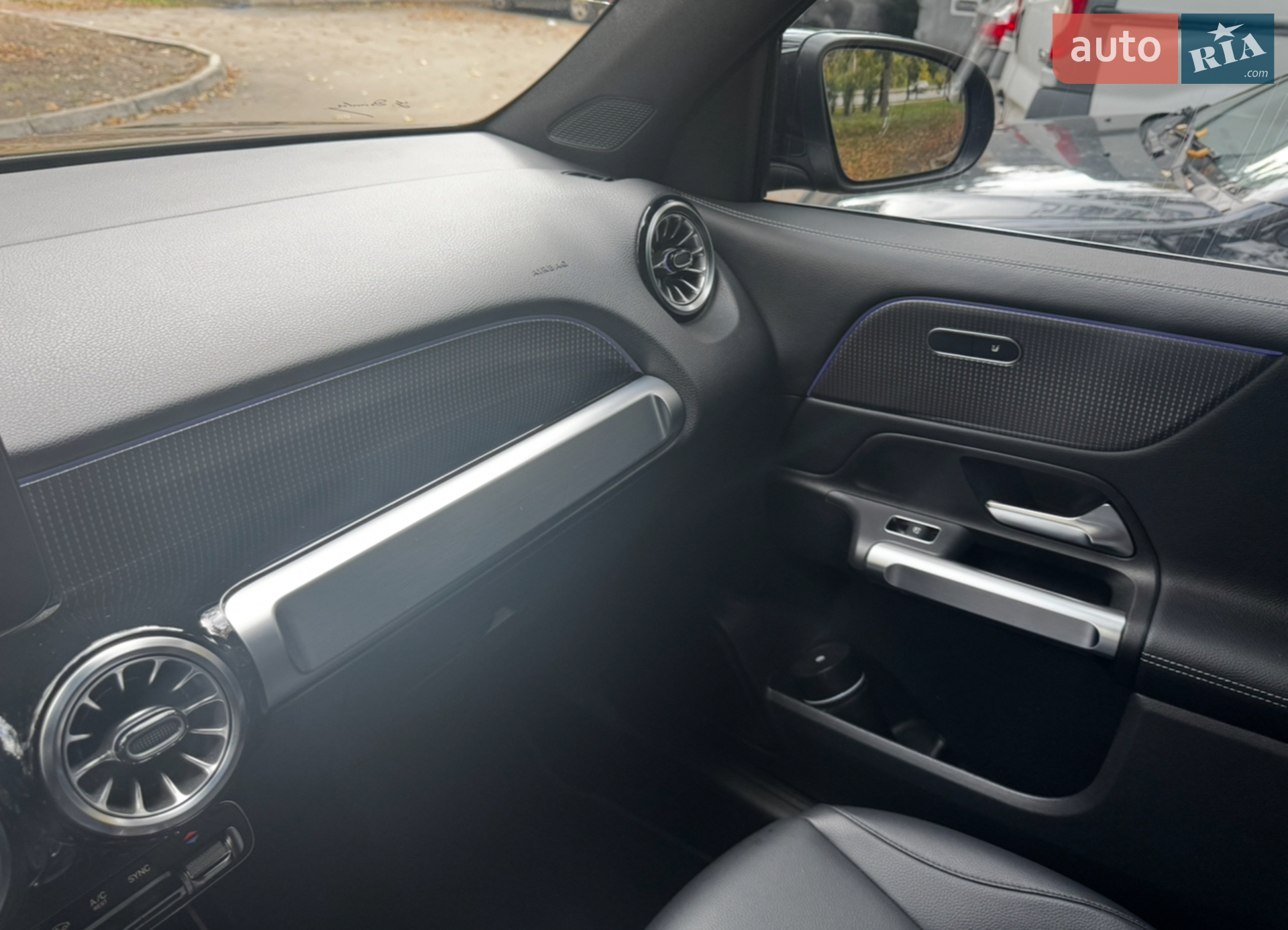 2023 Mercedes-Benz GLB - мініатюра 23