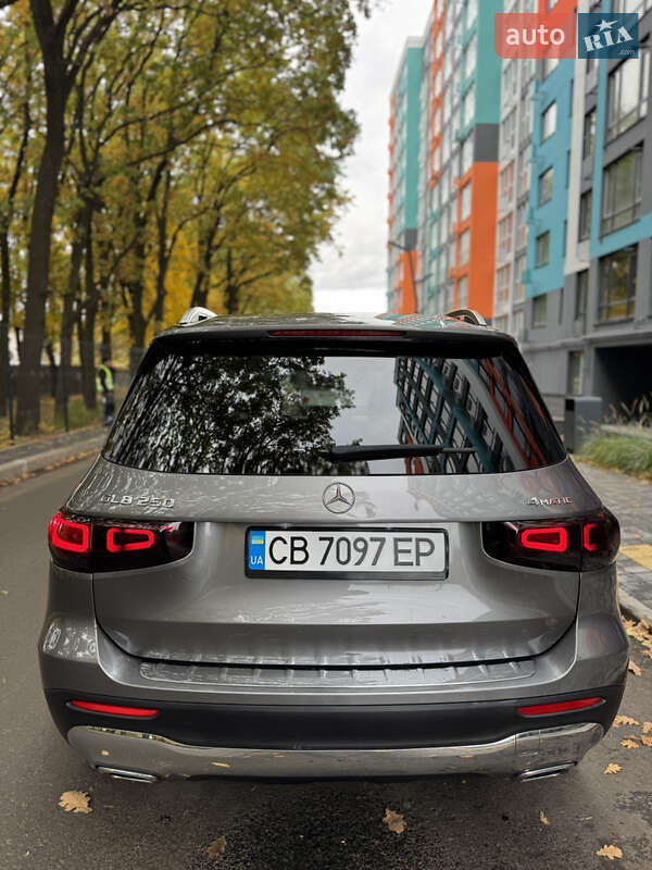 Внедорожник / Кроссовер Mercedes-Benz GLB-Class 2022 в Чернигове