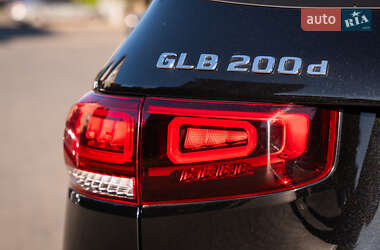 Позашляховик / Кросовер Mercedes-Benz GLB-Class 2019 в 