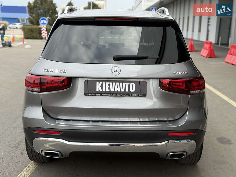 Позашляховик / Кросовер Mercedes-Benz GLB-Class 2021 в Києві