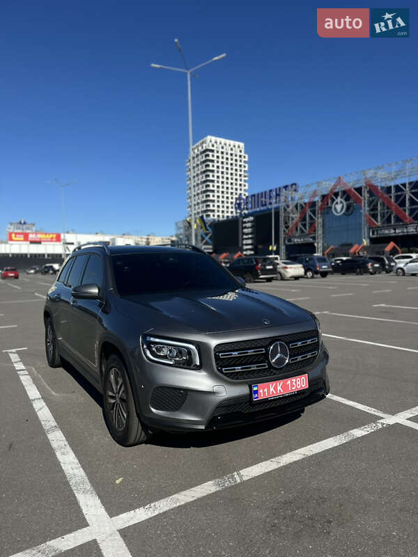Mercedes-Benz GLB-Class 2021