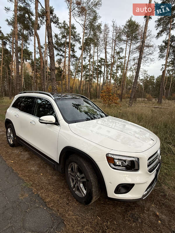 Mercedes-Benz GLB-Class 2021