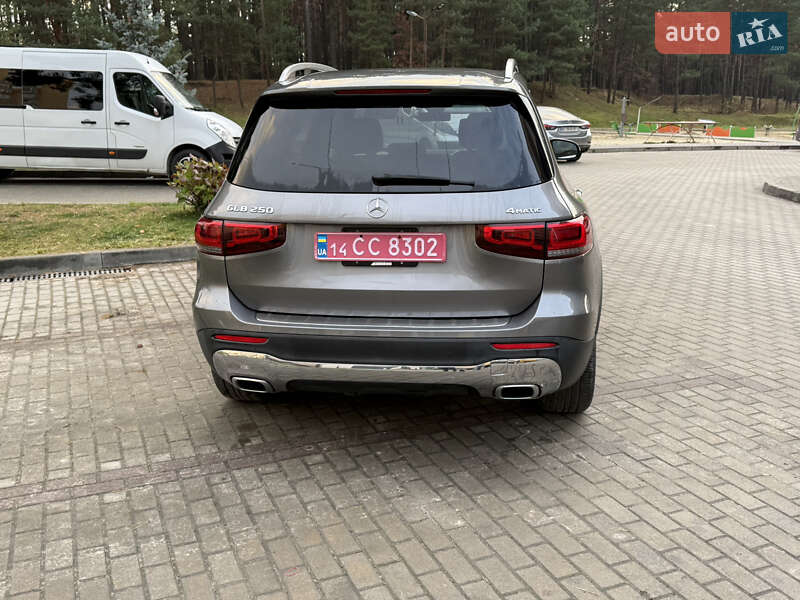 Внедорожник / Кроссовер Mercedes-Benz GLB-Class 2020 в Новояворовске