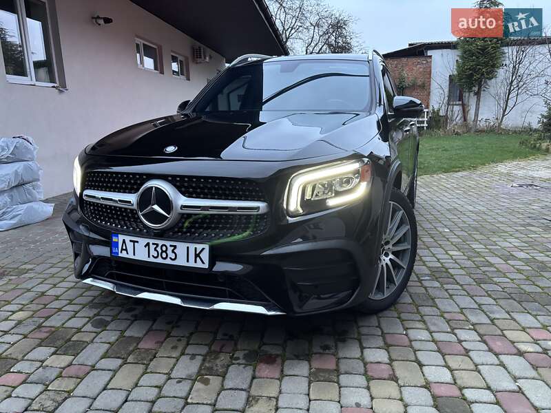 Mercedes-Benz GLB-Class 2021