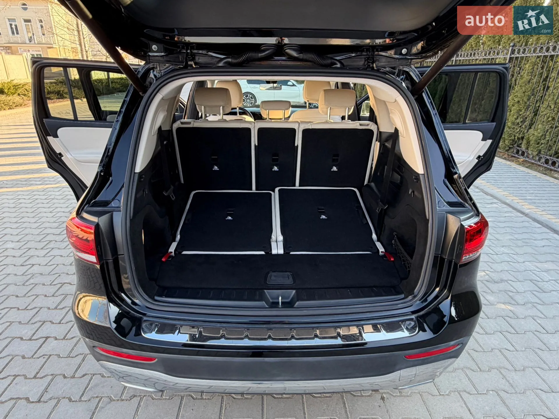 2021 Mercedes-Benz GLB - мініатюра 48