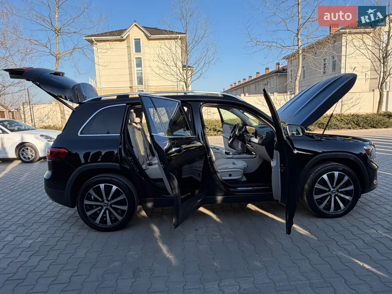 Mercedes-Benz GLB-Class 2021