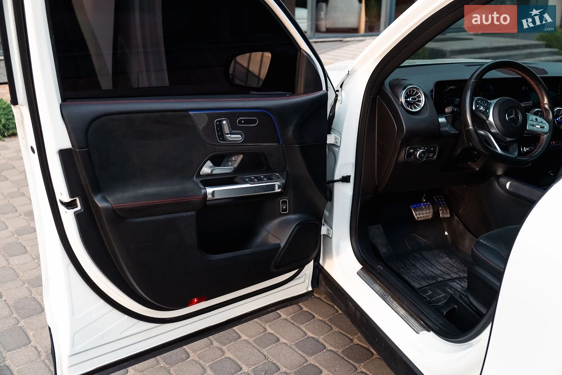 2021 Mercedes-Benz GLB - мініатюра 18