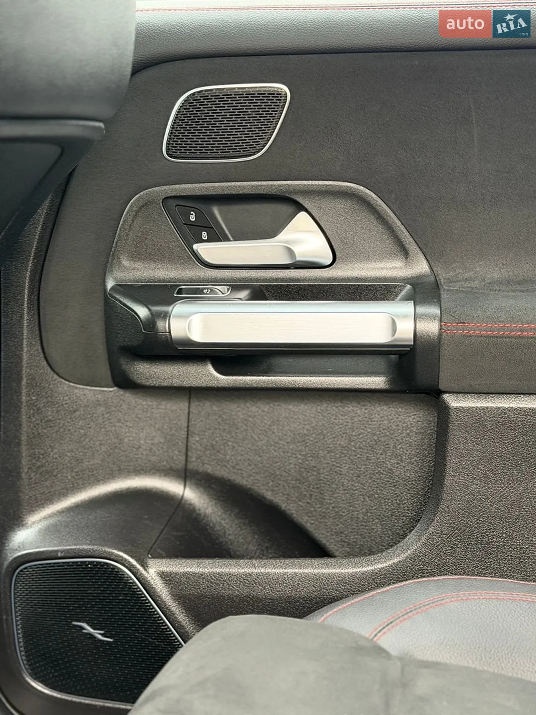 2021 Mercedes-Benz GLB - мініатюра 26
