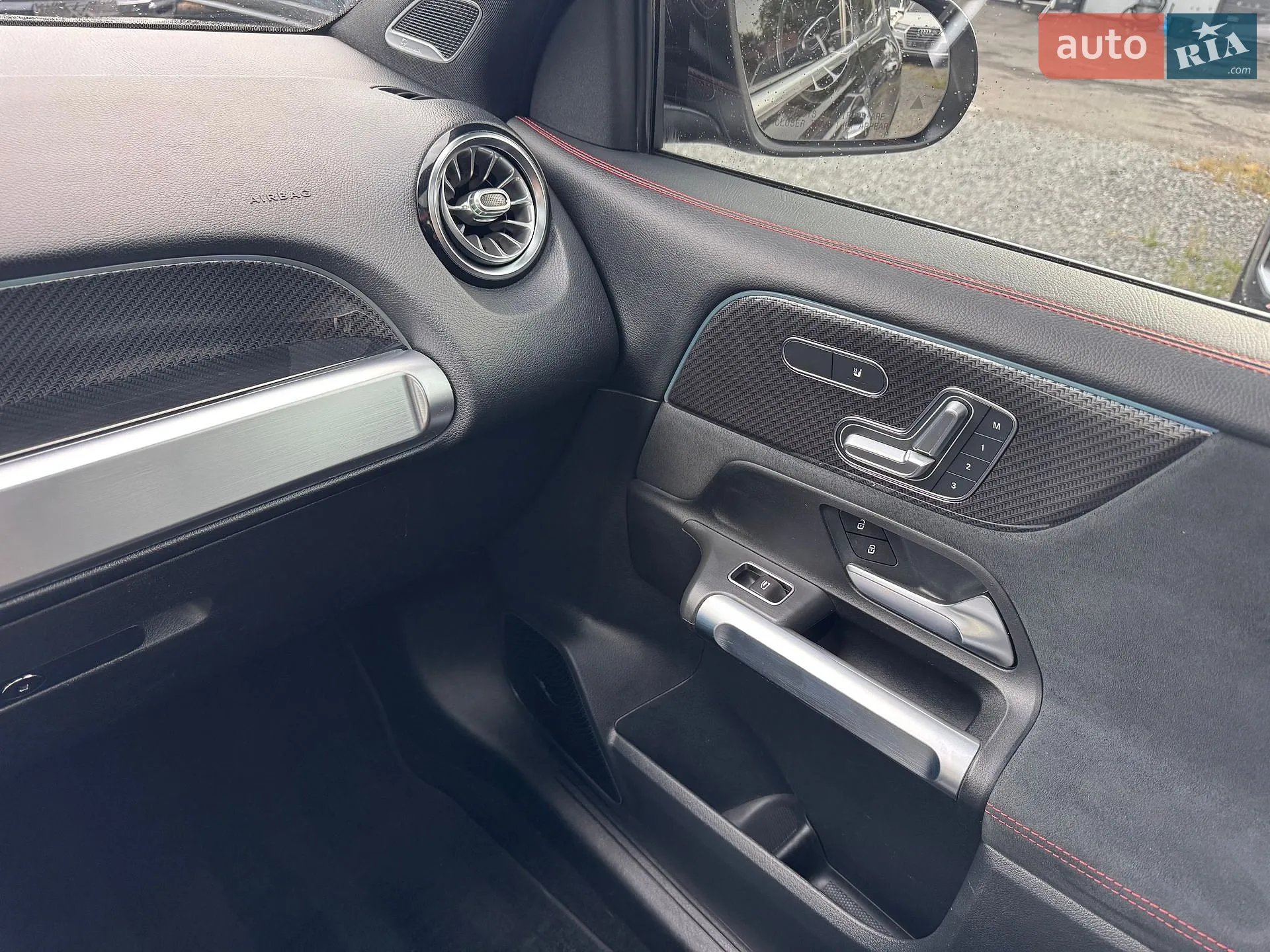 2021 Mercedes-Benz GLB - мініатюра 33