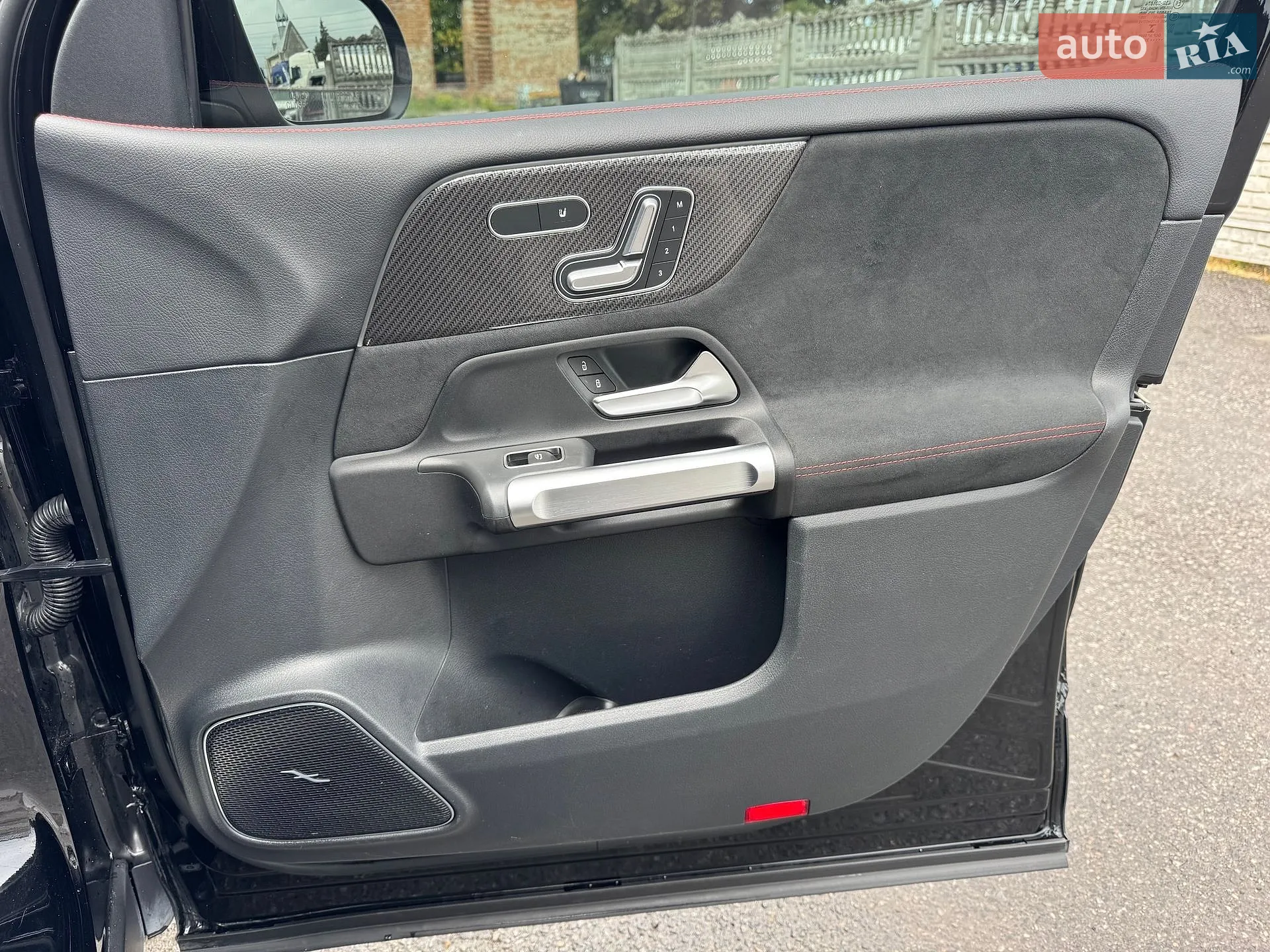 2021 Mercedes-Benz GLB - мініатюра 126