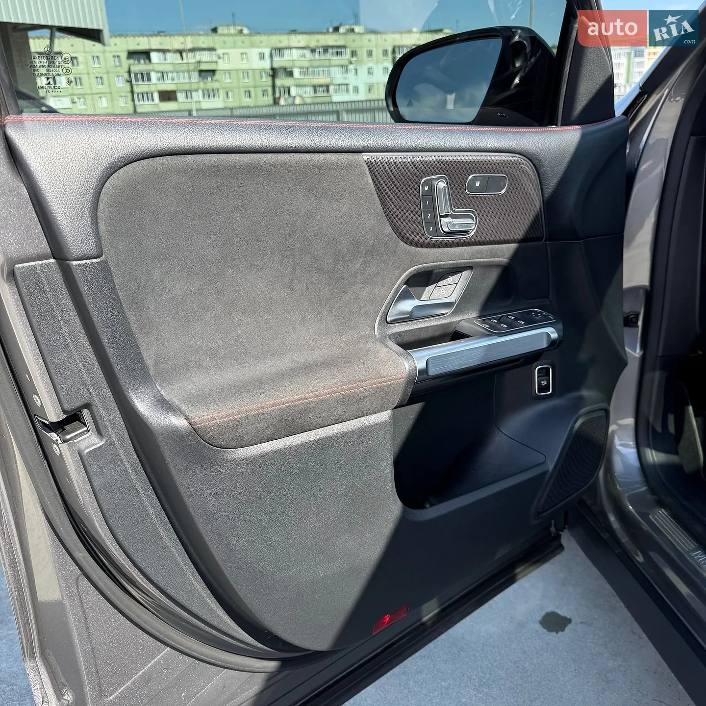 2021 Mercedes-Benz GLB - мініатюра 28