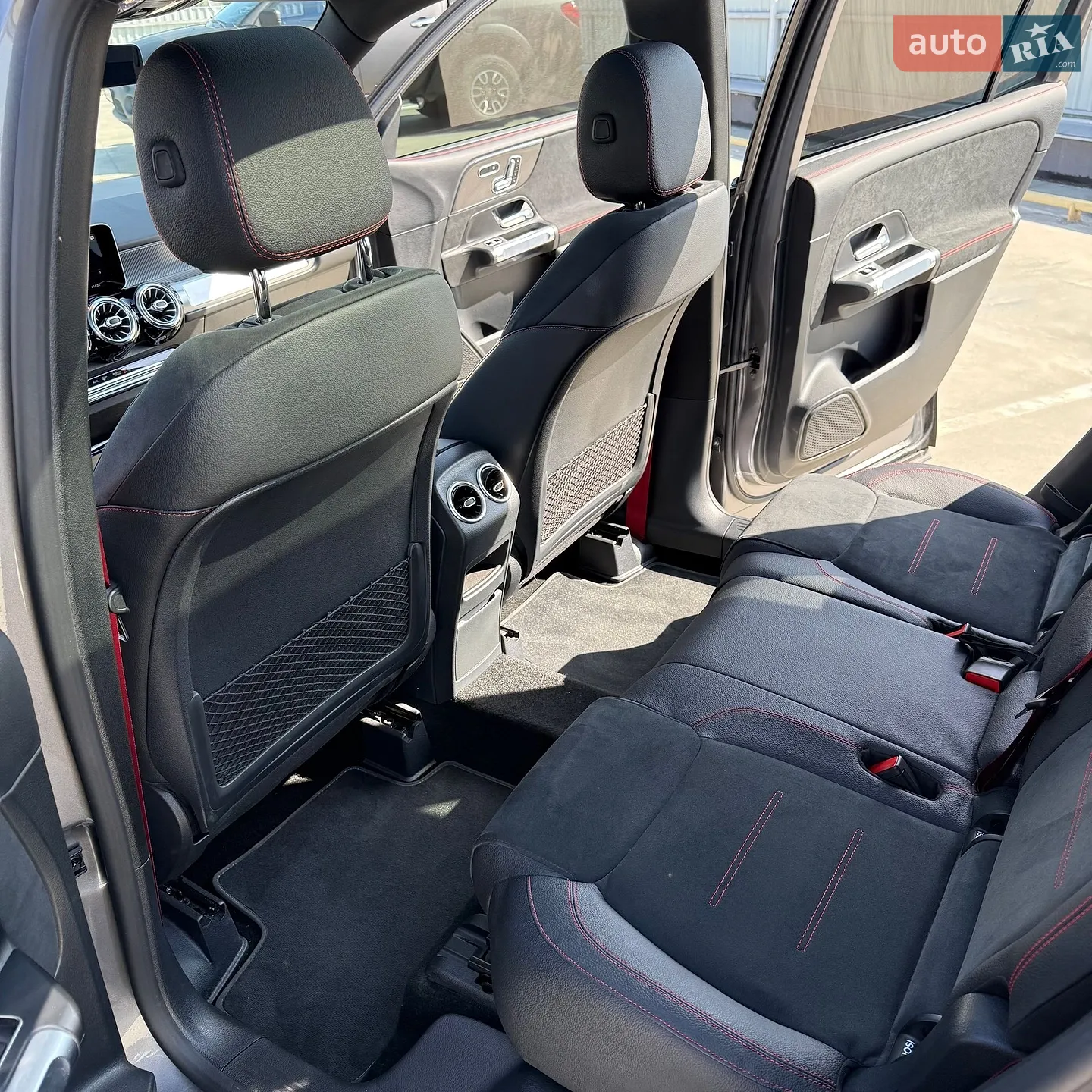 2021 Mercedes-Benz GLB - мініатюра 26