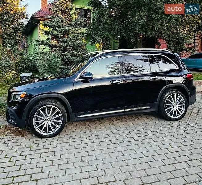 Mercedes-Benz GLB-Class 2021