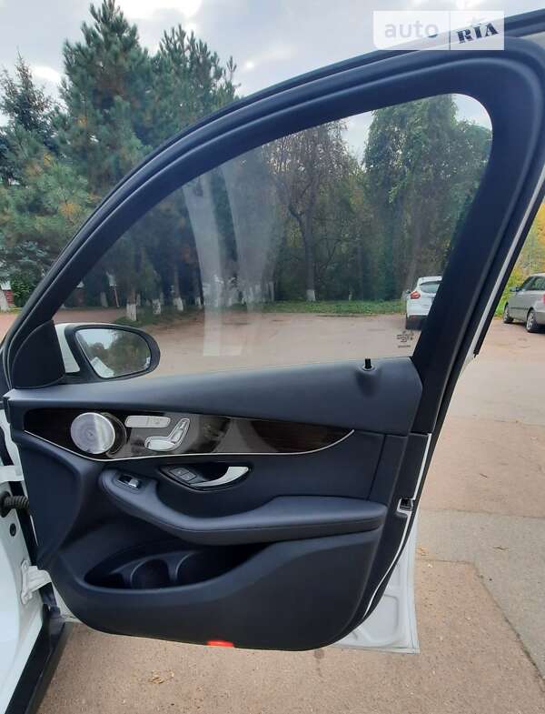 Позашляховик / Кросовер Mercedes-Benz GLC-Class 2016 в Києві