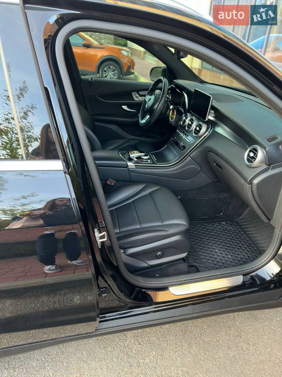 2017 Mercedes-Benz GLC - мініатюра 32