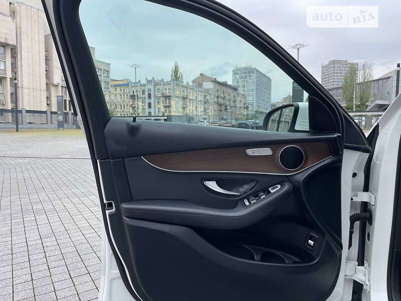 Позашляховик / Кросовер Mercedes-Benz GLC-Class 2019 в Києві