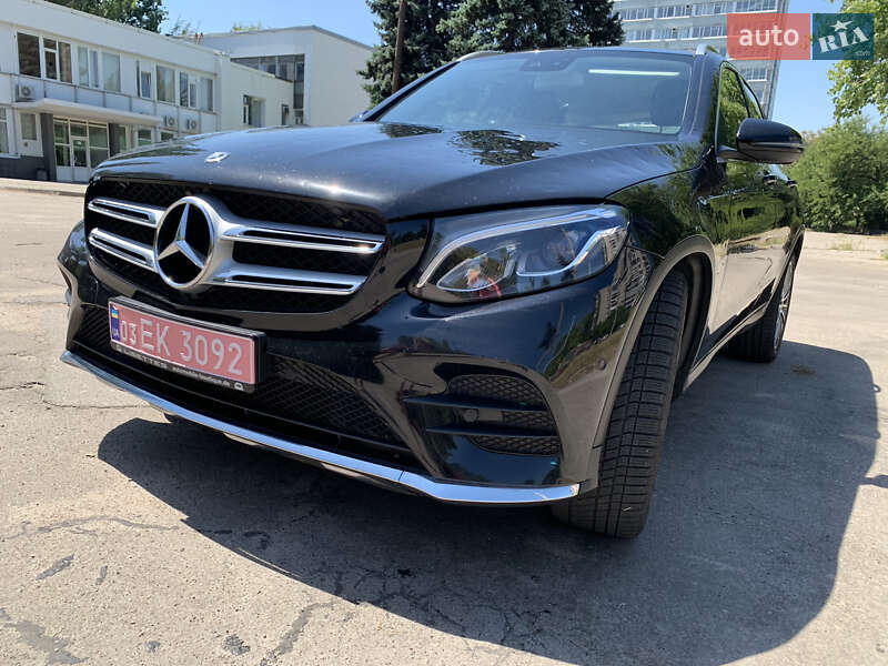 Внедорожник / Кроссовер Mercedes-Benz GLC-Class 2018 в 