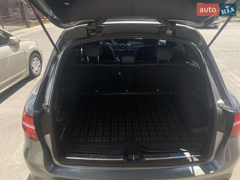 Внедорожник / Кроссовер Mercedes-Benz GLC-Class 2016 в Киеве