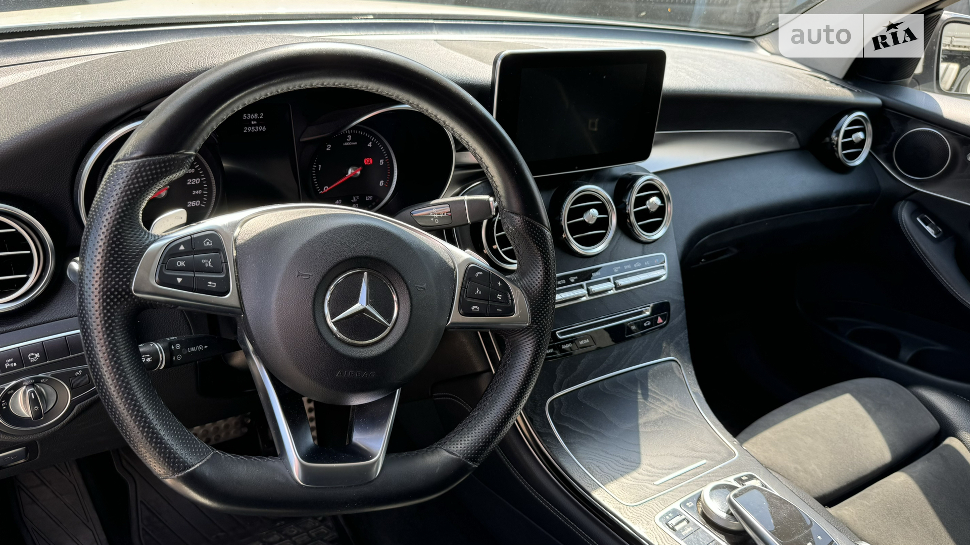 2017 Mercedes-Benz GLC - мініатюра 45