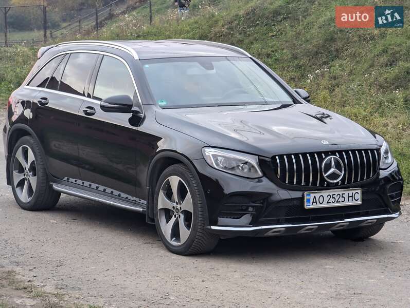 Внедорожник / Кроссовер Mercedes-Benz GLC-Class 2017 в Сваляве