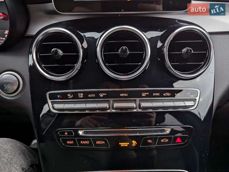 Внедорожник / Кроссовер Mercedes-Benz GLC-Class 2017 в Сваляве
