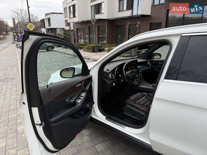 Внедорожник / Кроссовер Mercedes-Benz GLC-Class 2015 в Ужгороде