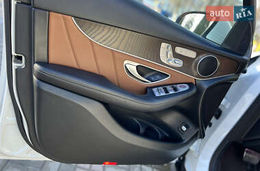 Внедорожник / Кроссовер Mercedes-Benz GLC-Class 2021 в 