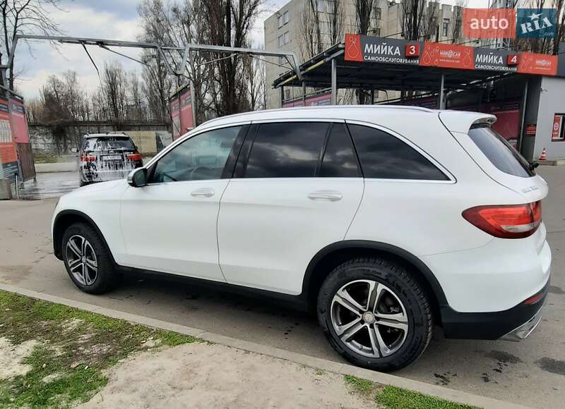 Позашляховик / Кросовер Mercedes-Benz GLC-Class 2016 в Києві