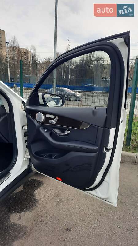 Позашляховик / Кросовер Mercedes-Benz GLC-Class 2016 в Києві