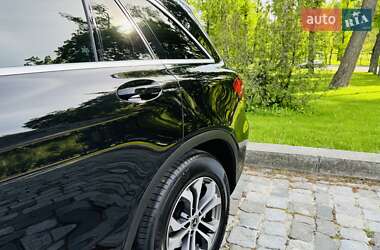 Внедорожник / Кроссовер Mercedes-Benz GLC-Class 2018 в 