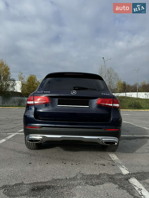 Позашляховик / Кросовер Mercedes-Benz GLC-Class 2015 в Києві